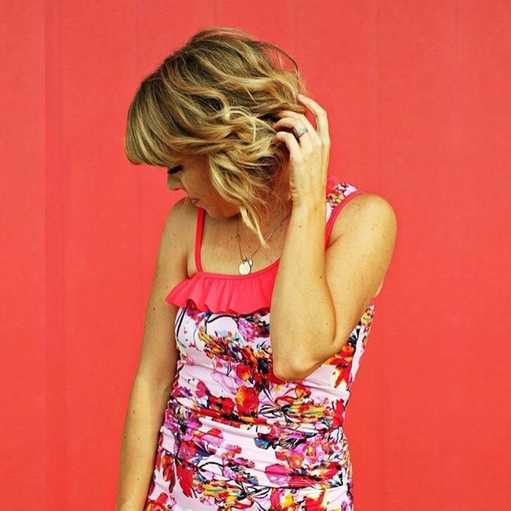 📣 Lime Ricki Coral Floral Ruffle Shoulder Top